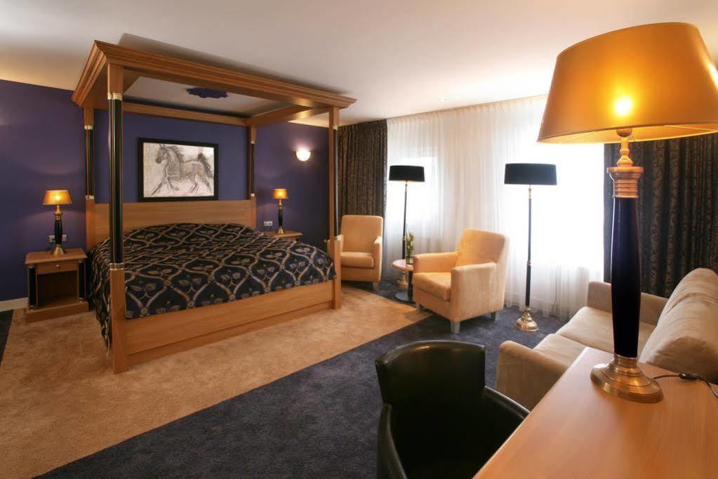Van Der Valk Hotel Hardegarijp - Leeuwarden Экстерьер фото
